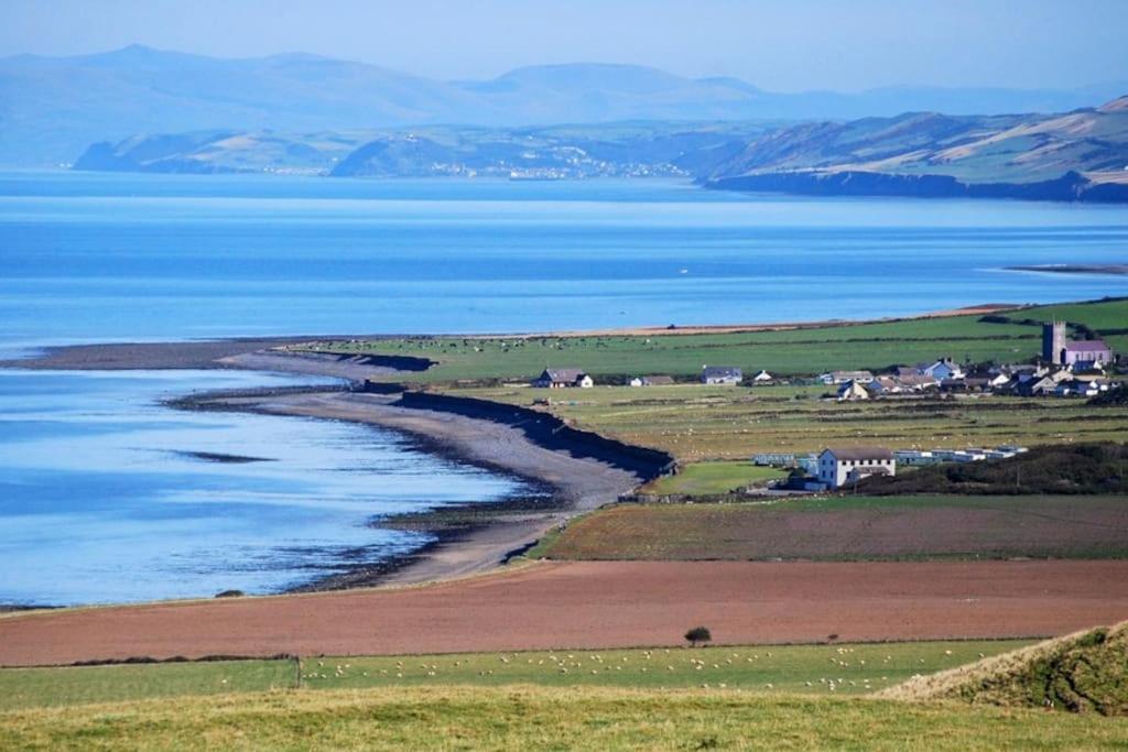 Holiday home Tan Y Bryn *